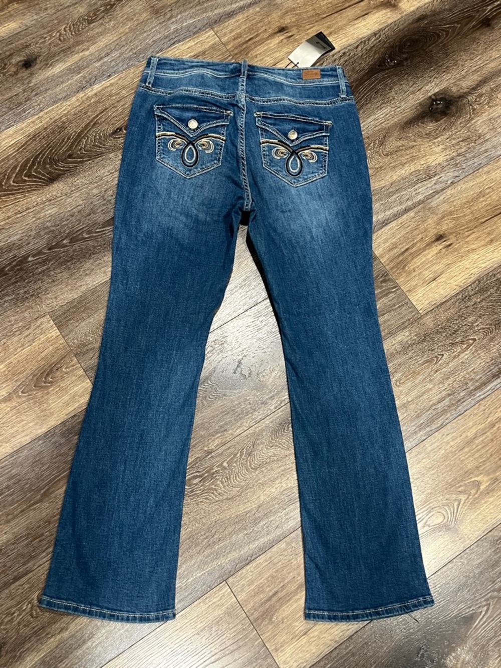 NWT Seven7 Limited Edition Premium Denim Distressed Jeans W/ Embroidered Pockets - Picture 3 of 9